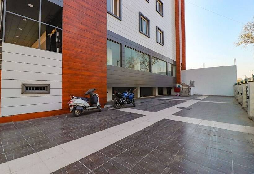 Fabhotel Prime Av Royale