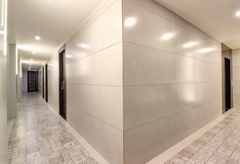 Fabhotel Prime Av Royale