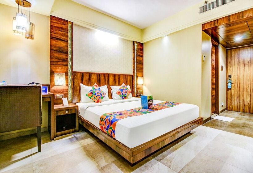 Fabhotel Crawford Inn