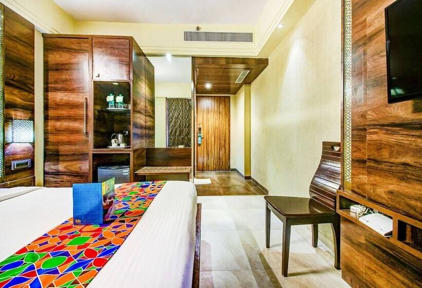 Fabhotel Crawford Inn