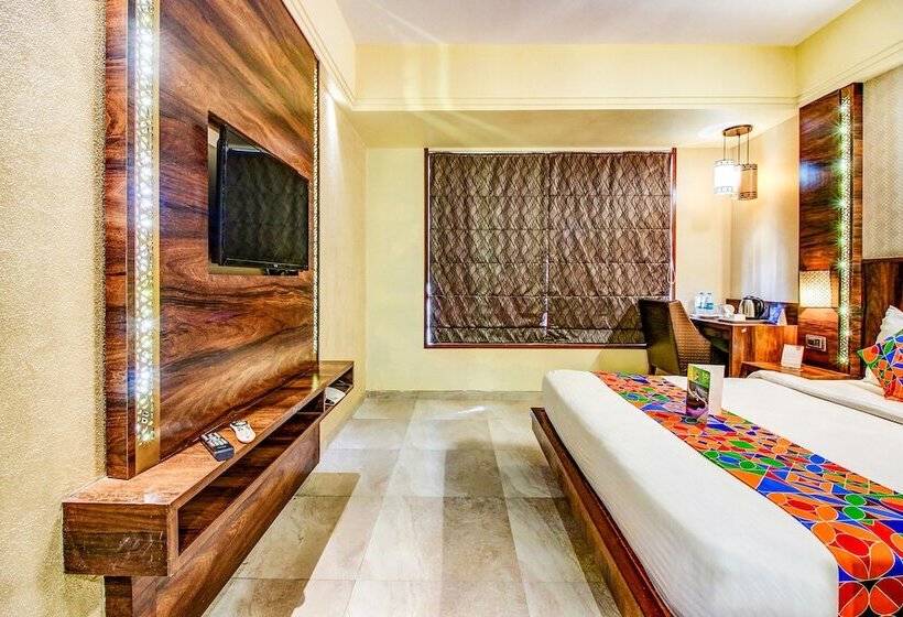 Fabhotel Crawford Inn