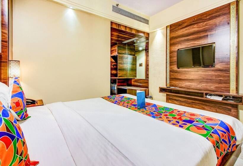 Fabhotel Crawford Inn