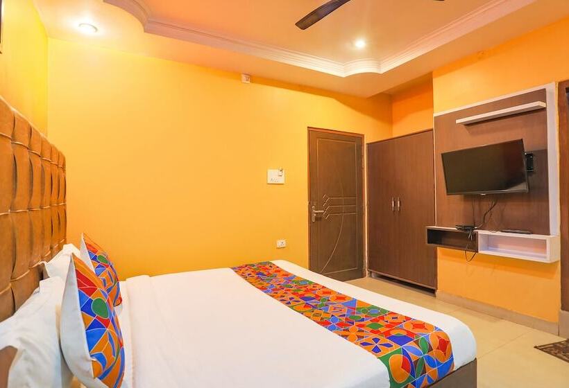 Fabhotel Dps International