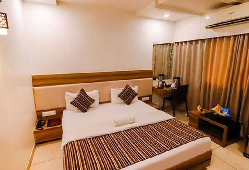 Fabhotel Prime Midtown