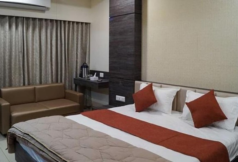 Fabhotel Prime Midtown