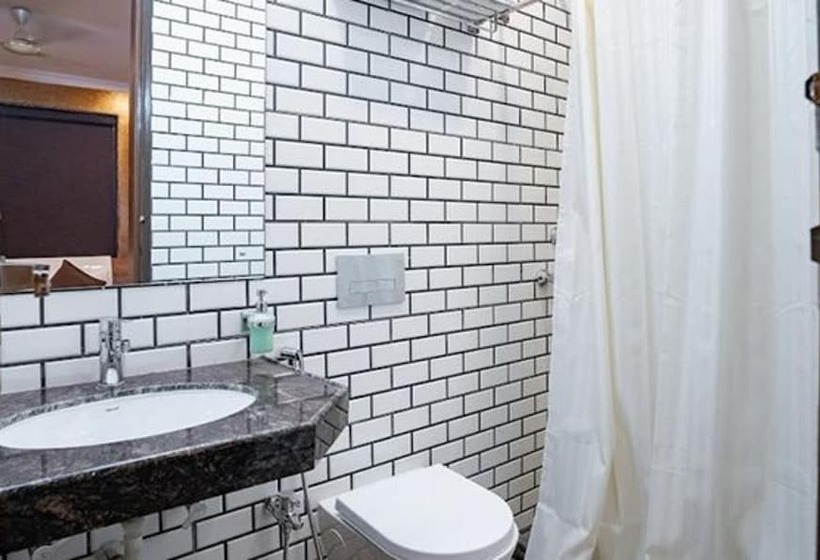 Fabhotel Prime Tiyara Inn