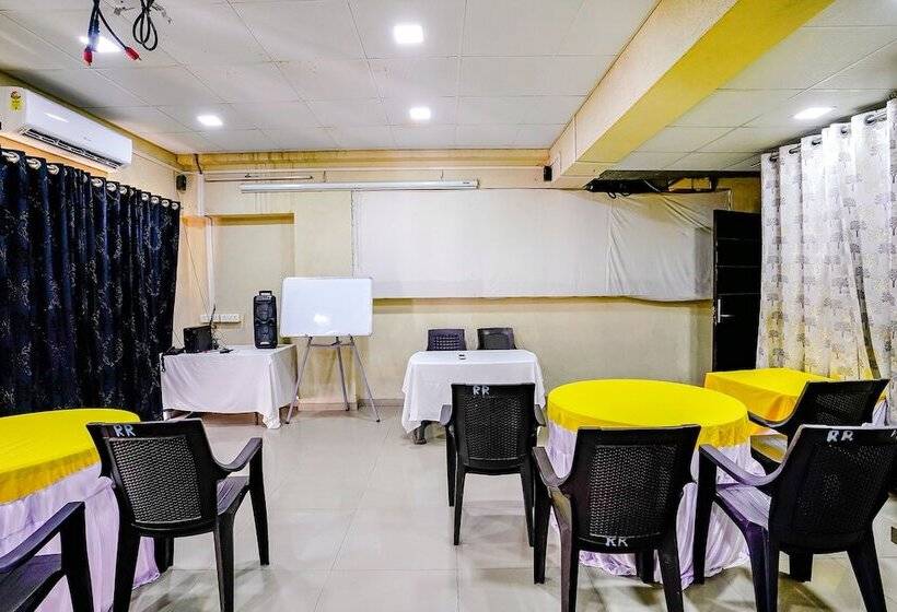 Fabhotel Ramjis Residency