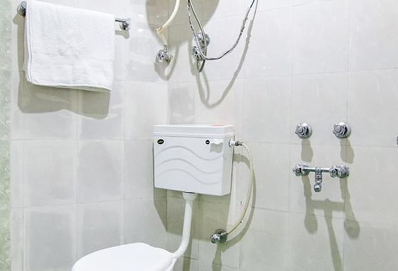 Fabhotel Rosewood Inn I