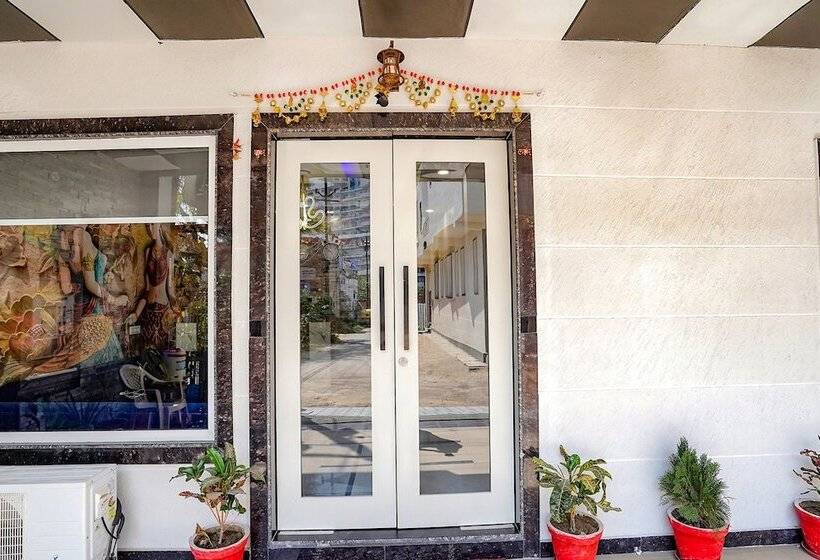 Fabhotel Sirtaj Suits