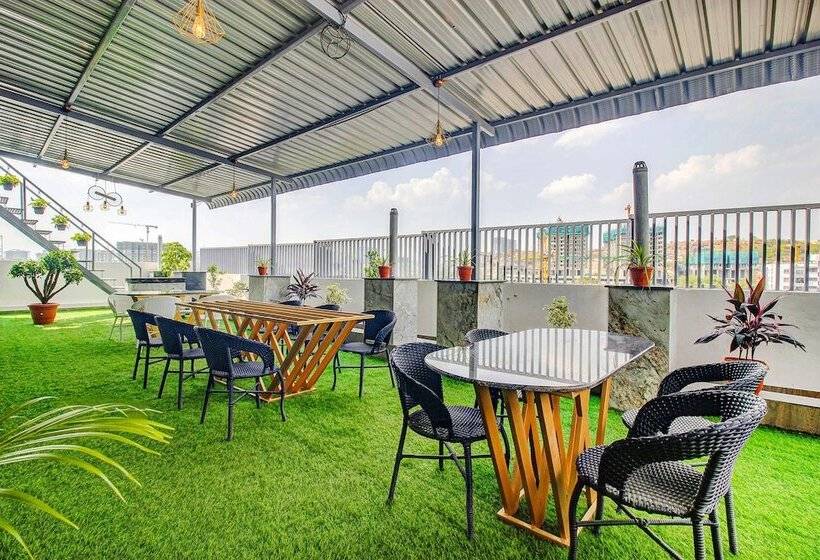 Fabhotel W Grand Suites