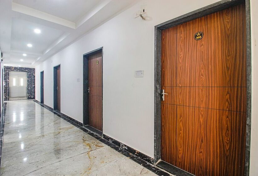 Fabhotel W Grand Suites