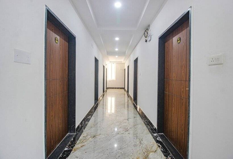 Fabhotel W Grand Suites