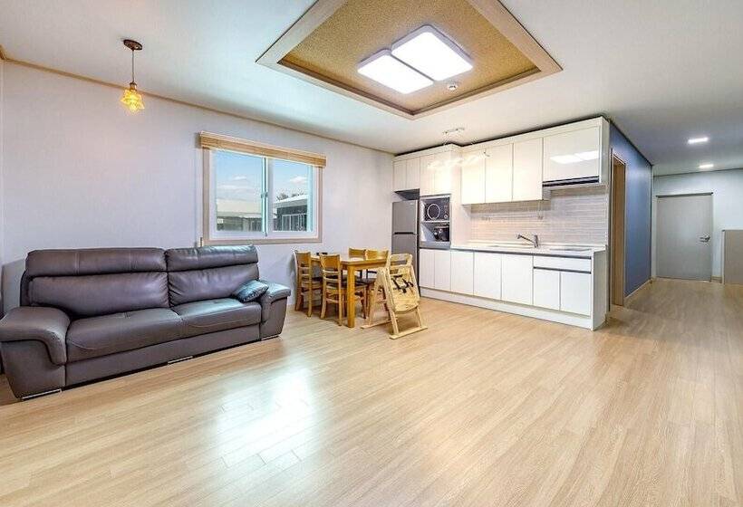 Gapyeong Walkingoncloud Pension & Glamping