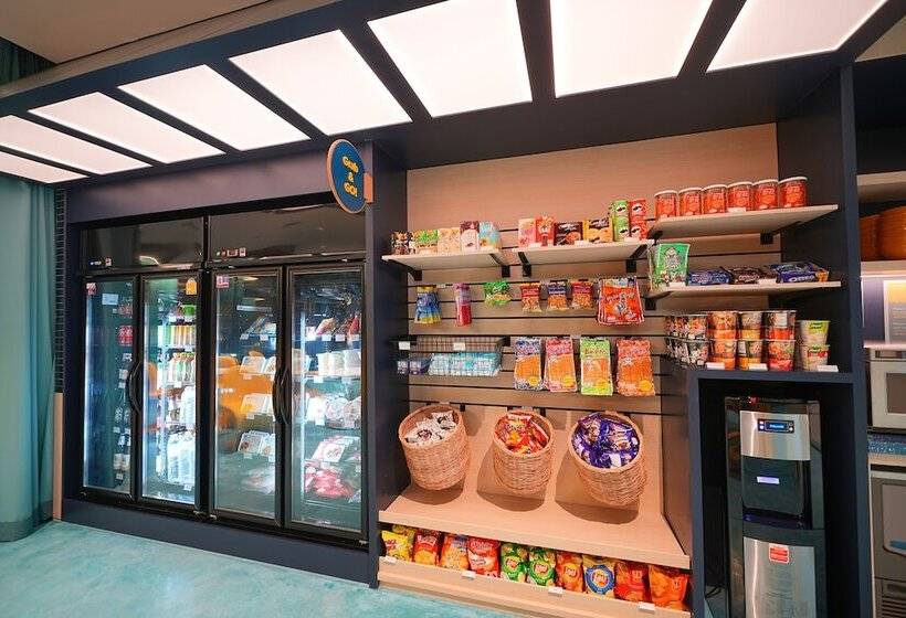 Go Hotel Sriracha At Central Si Racha