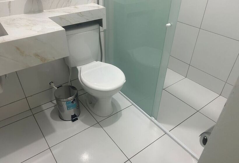 فندق فئة نجمة واحدة Pousada Girassol Genipabú