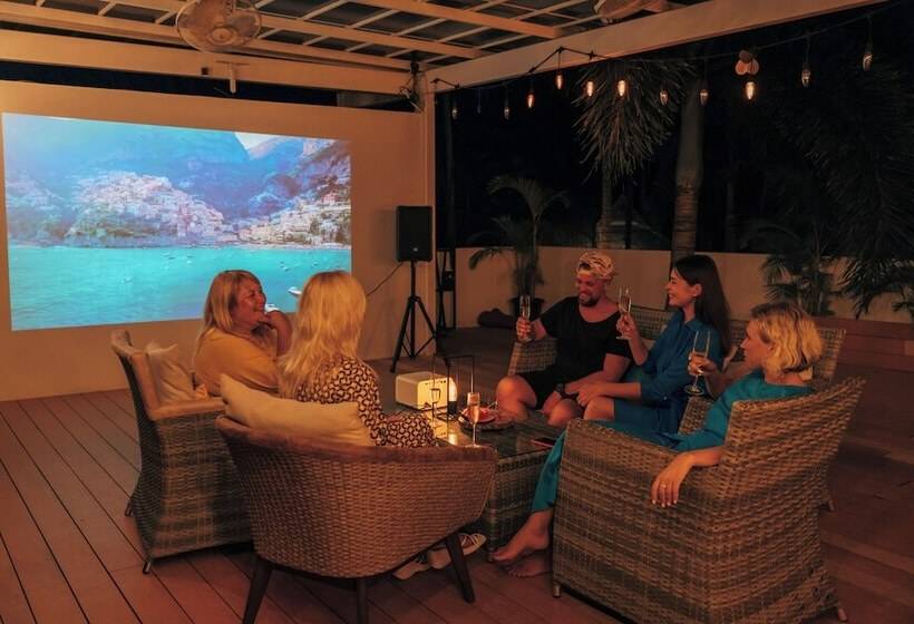 簡易ホテル Sea&sky Luxury Absolute Beachfront Villa