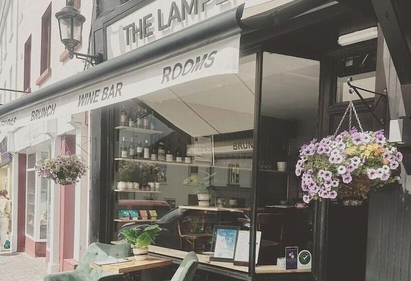 פונדק The Lamplight Wines