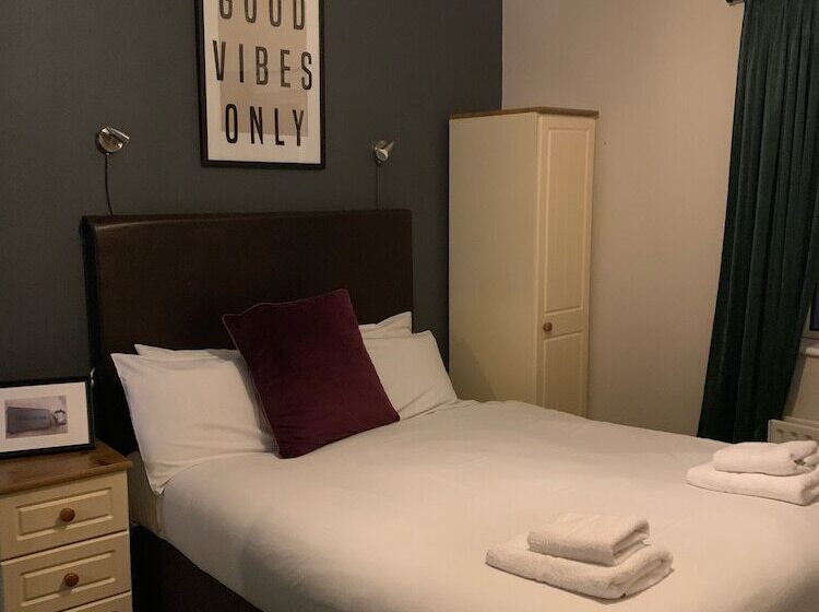 פונדק The Lamplight Wines