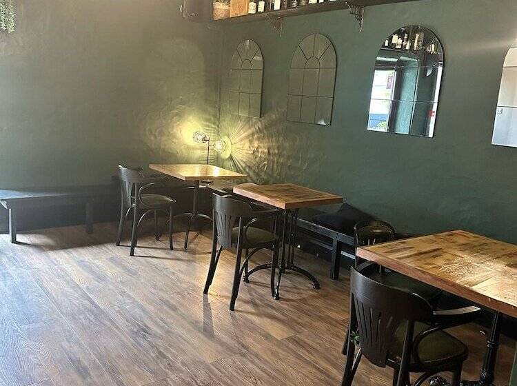 פונדק The Lamplight Wines