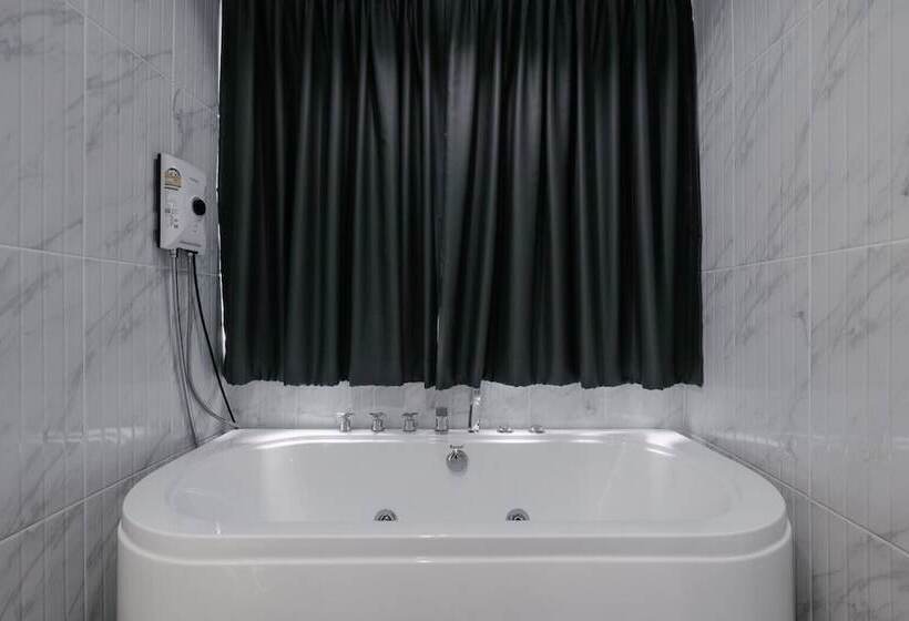 호텔 Blue Rabbit Phuket