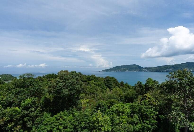 בית מלון כפרי Bluepoint Seaview Patong 818