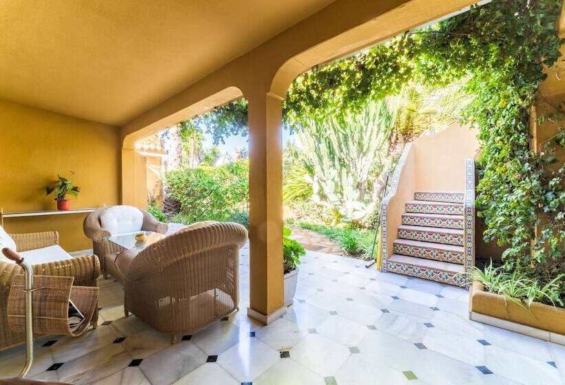 ホテル Boutique Al-ana Marbella