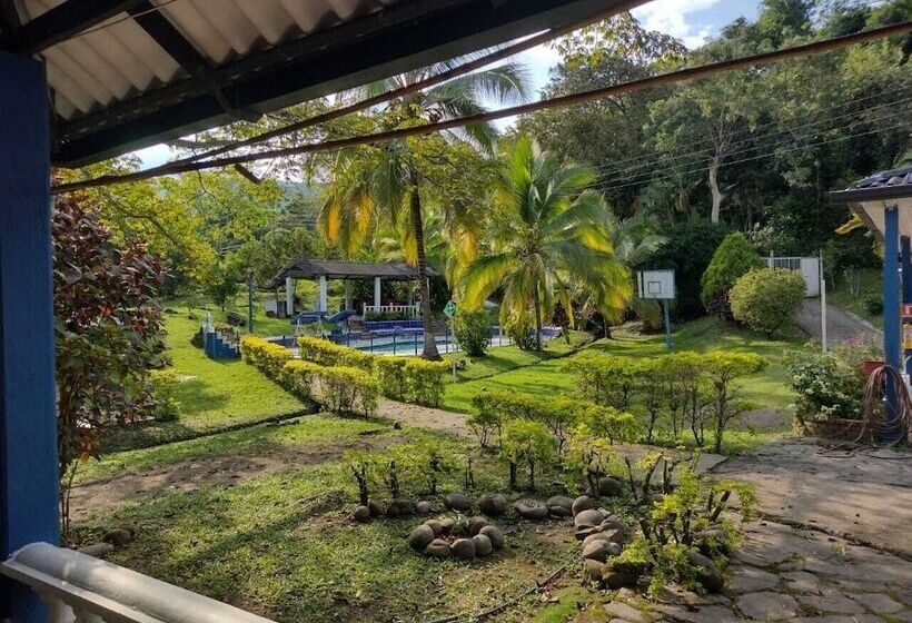 Отель Campestre El Salitre