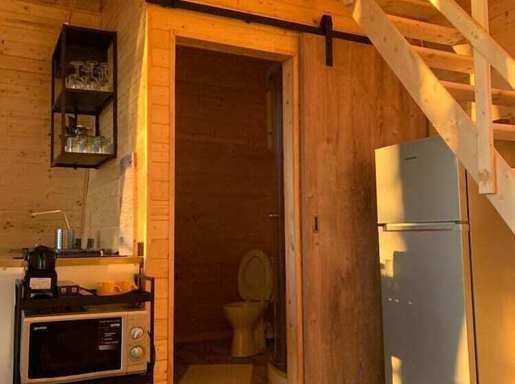 فندق Casutele Din Poienita Chalet