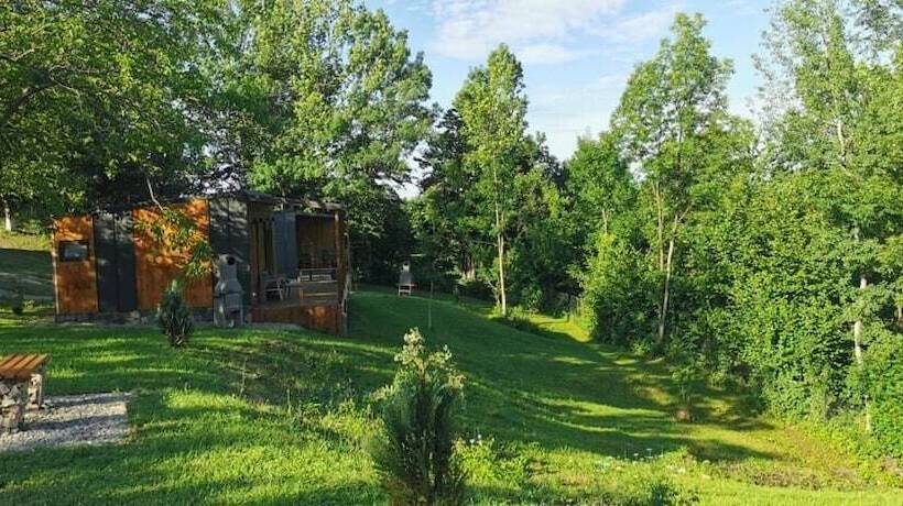 فندق Casutele Din Poienita Chalet