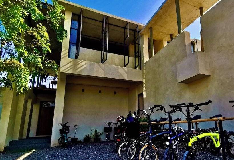 בית מלון כפרי Coconut Lane Bangkok