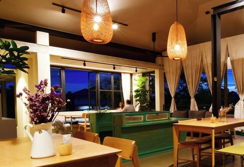 בית מלון כפרי Coconut Lane Bangkok