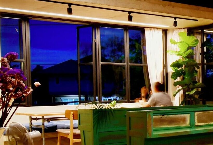 בית מלון כפרי Coconut Lane Bangkok