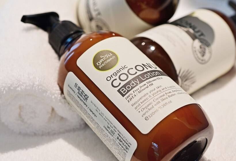 בית מלון כפרי Coconut Lane Bangkok