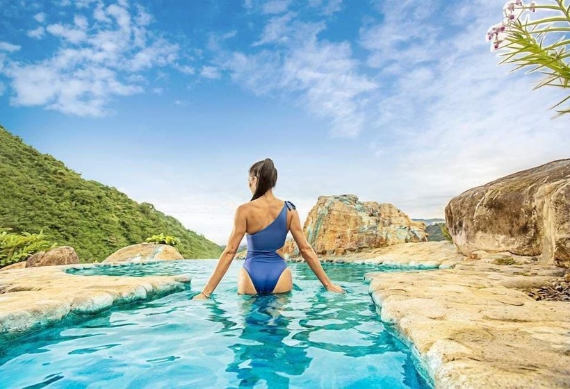 هتل Coffee Pickers Village By Hacienda Orosi