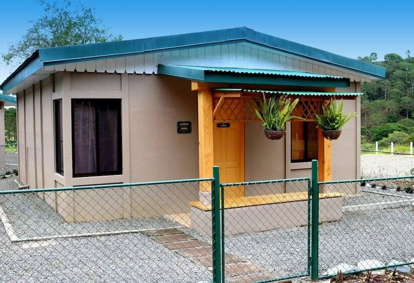 هتل Coffee Pickers Village By Hacienda Orosi