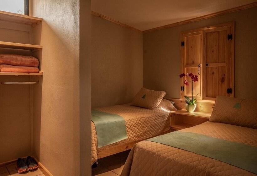 هتل Coffee Pickers Village By Hacienda Orosi