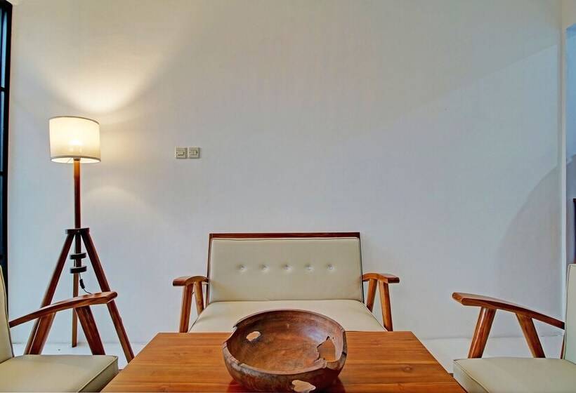 בית מלון כפרי Collection O 93004 Double D Guest House