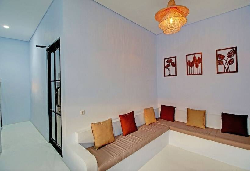 호텔 Collection O 93004 Double D Guest House