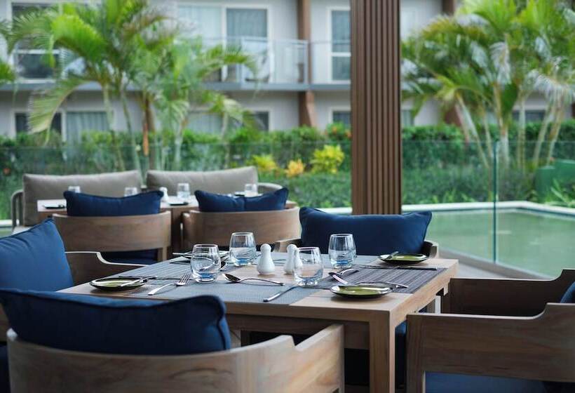 فندق Crowne Plaza Fiji Nadi Bay Resort & Spa, An Ihg