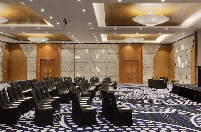 فندق Crowne Plaza Fiji Nadi Bay Resort & Spa, An Ihg