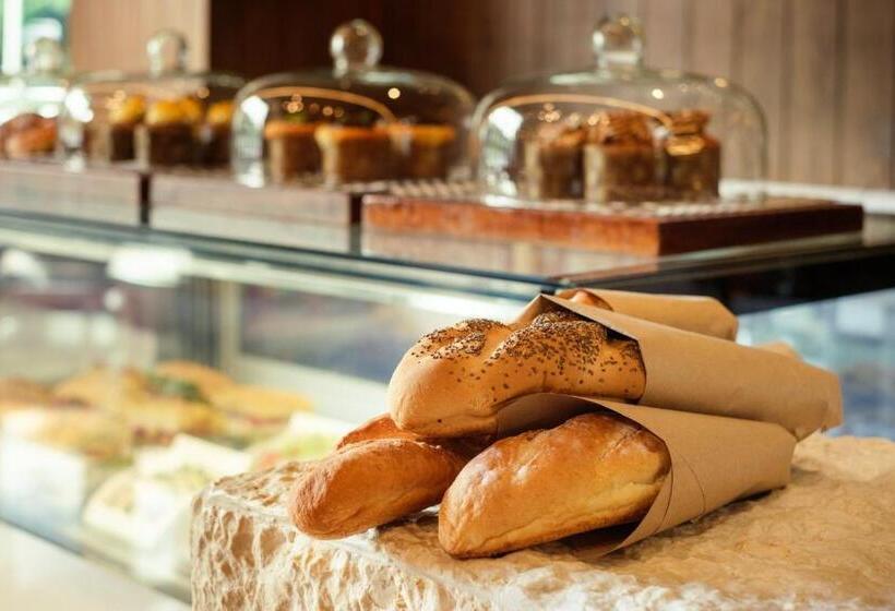 فندق Crowne Plaza Fiji Nadi Bay Resort & Spa, An Ihg