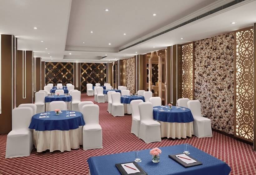 בית מלון כפרי Deventure Sarovar Portico Patel Nagar