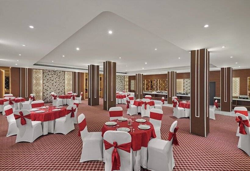 בית מלון כפרי Deventure Sarovar Portico Patel Nagar