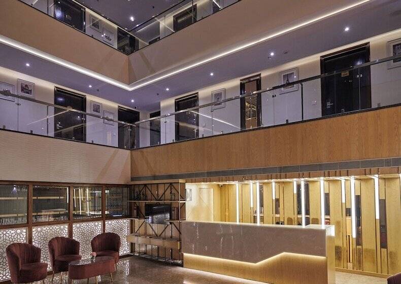 בית מלון כפרי Deventure Sarovar Portico Patel Nagar