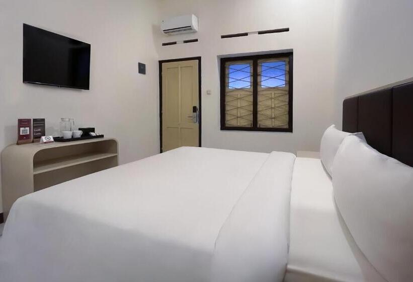 Отель D'pavilion Malioboro