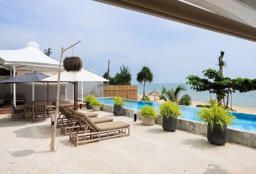 בית מלון כפרי Elite Atoll Beachfront
