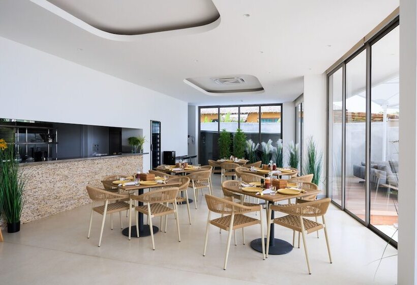 בית מלון כפרי Elite Atoll Beachfront