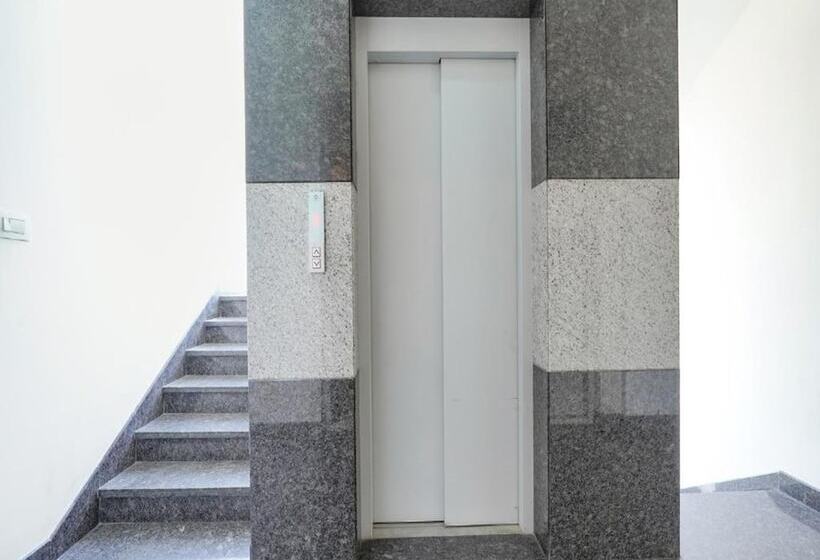 ホテル Fabexpress Kings Suites Hrbr Layout