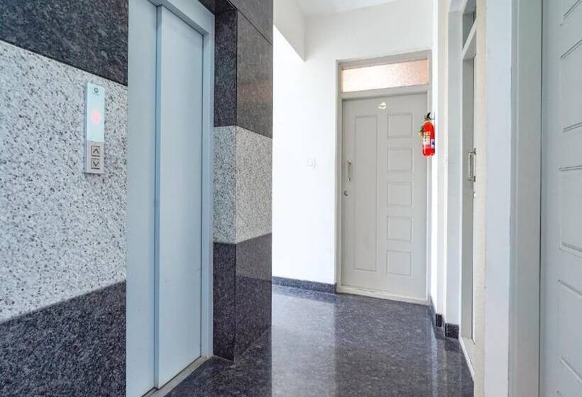 ホテル Fabexpress Kings Suites Hrbr Layout