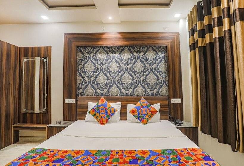 ホテル Fabexpress Shri Ram Kashi